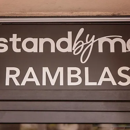 Standbyme Ramblas 招待所 2*